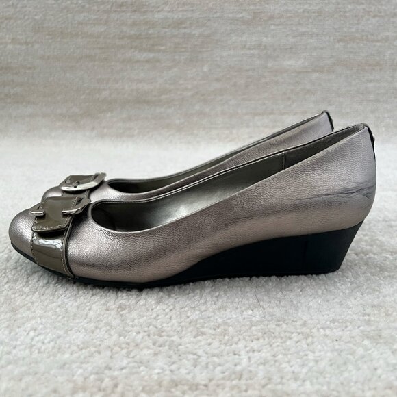 3 for $6 Bandolino Wedge Heels Shoes MISMATCHED - Picture 1 of 9